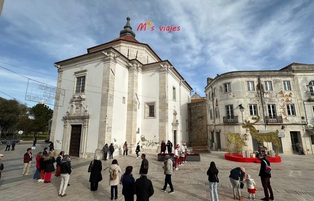 Santarém: Entre Murallas Medievales, Gótico y el Río Tajo Fachada de Igreja de Nossa Senhora da Piedade em Praça Sa Da Bandeira