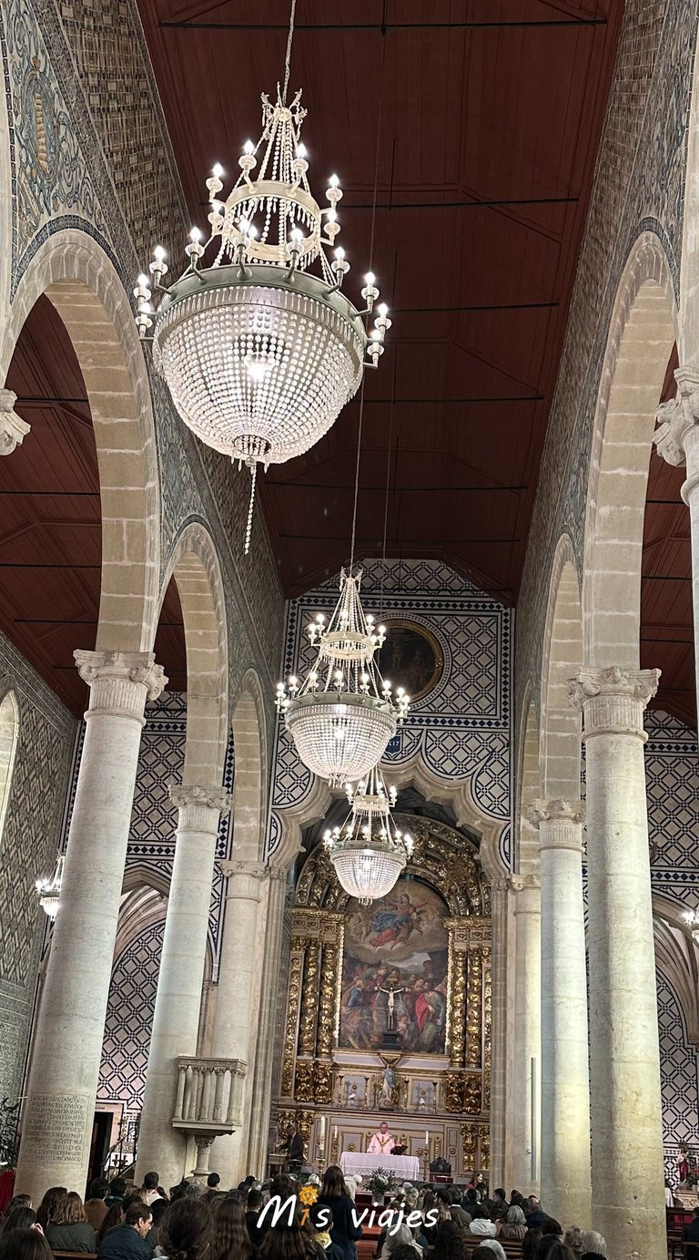 Santarém: Entre Murallas Medievales, Gótico y el Río Tajo Bella iglesia de Santa Maria de Marvila