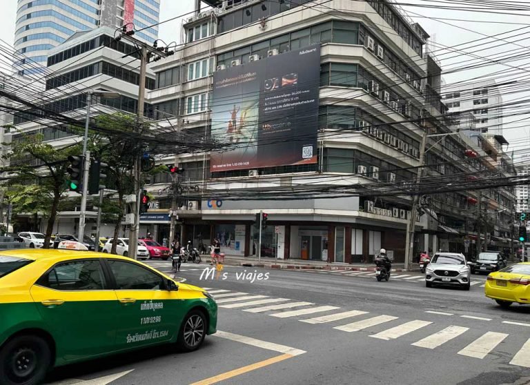 Los Enredos Aéreos de Bangkok: Un Laberinto de Cables en el Cielo bangkok 2