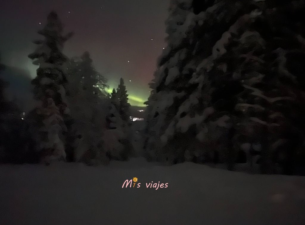 Finlandia: Las Auroras Boreales, El Espectáculo Natural que Deslumbra al Mundo 2022 12 19 18.29 1 con logo ar0mgxxwpqcjqqrq