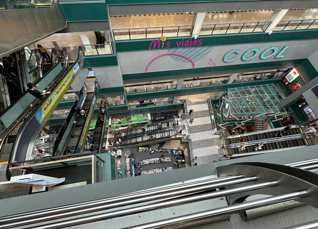 Panorámica de las escaleras del MBK