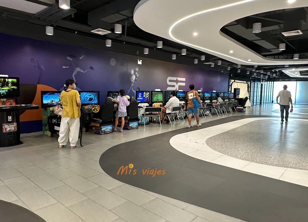 Sala de videojuegos en el MBK de Bangkok