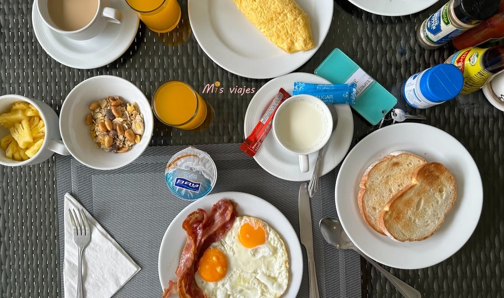 Desayuno en L´Espirit de Naiyang en Phuket