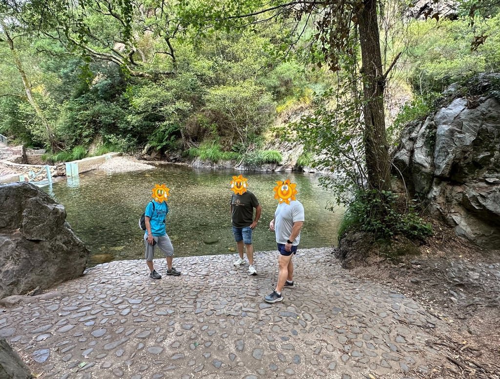 M1s viajes con dos buenos amigos en la playa fluvial de las Fragas de Sao Simao 