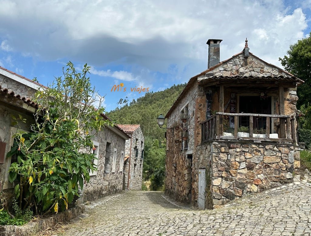 Casal de Sao Simao una de las Aldeas do Xisto