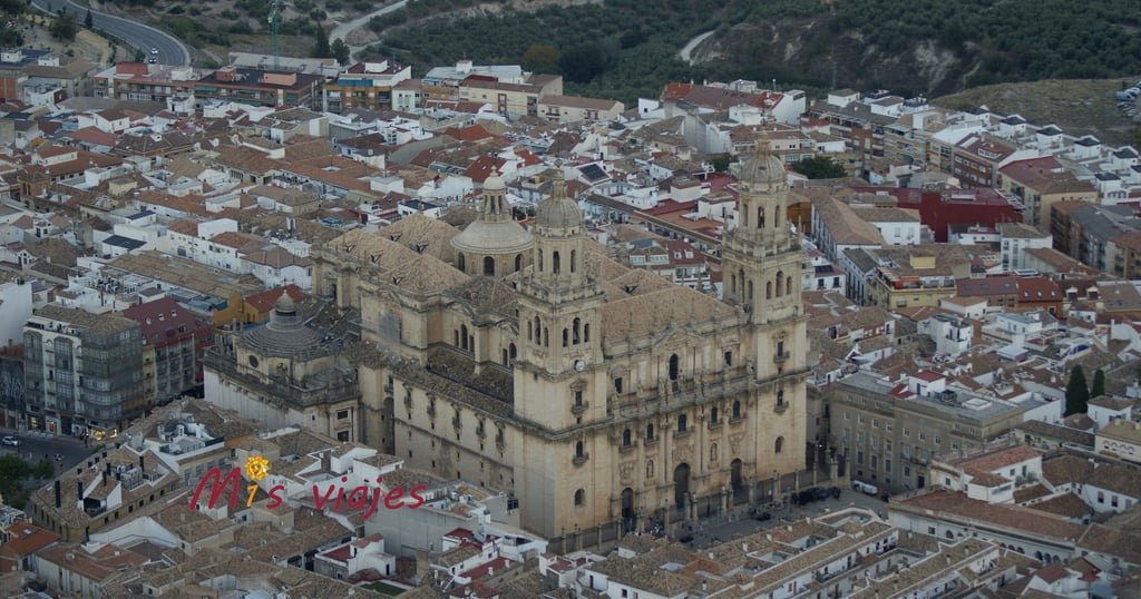 Jaén: Capital del Santo Reino Panorámica de la Catedral de la Asunción de la Virgen de Jaén desde el Castillo de Santa Catalina