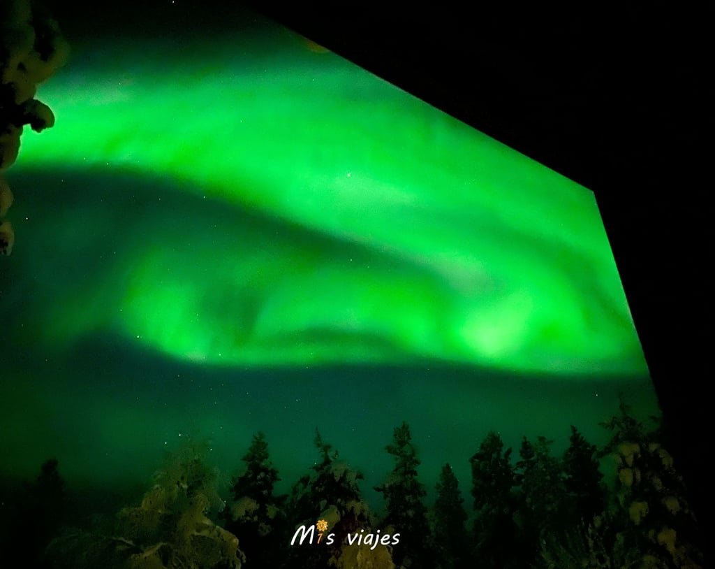 Finlandia: Las Auroras Boreales, El Espectáculo Natural que Deslumbra al Mundo img 1235 con logo m6ljneeazwigbyml