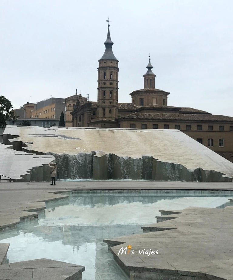 Fuente de la Hispanidad en Zaragoza