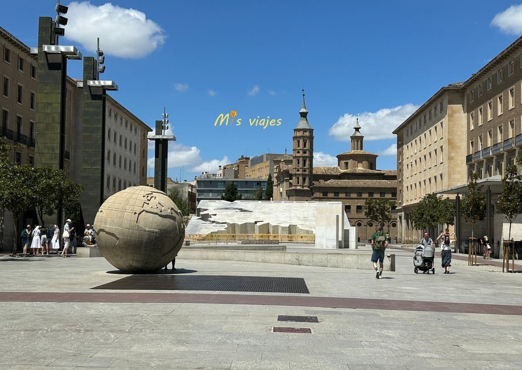 Foto de M1s Viajes en Julio cuando la fuente está sin agua