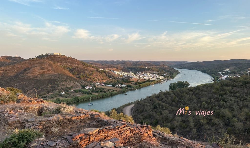 Paisaje del rio Guadiana desde el Castillo Viejo en Alcoutim