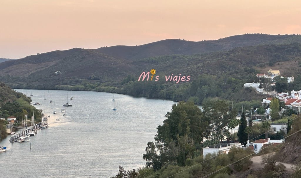 Panorámica de Alcoutim y el rio Guadiana desde el Castelo Velho