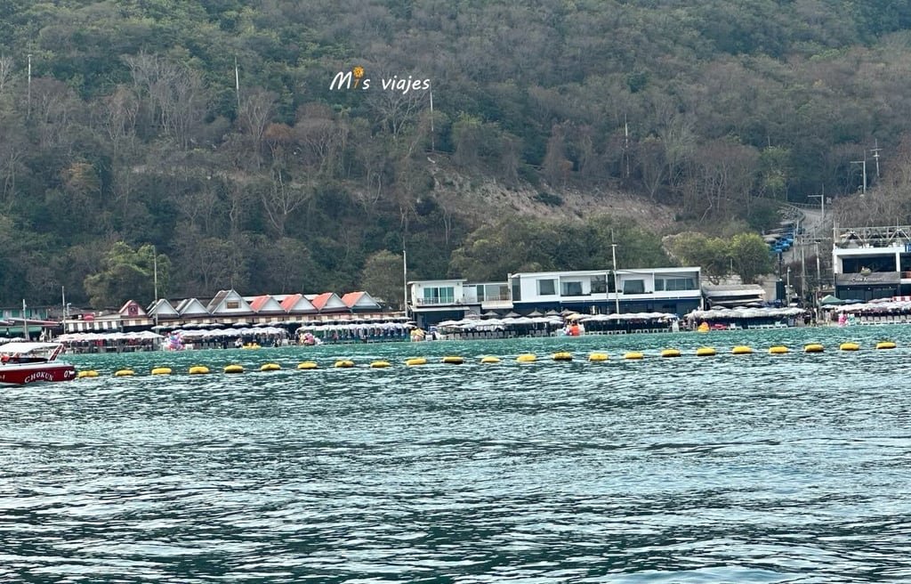 Ko Lan: La Isla Escondida de Tailandia Ko Khrok a la izquierda y Ko Lao a la derecha