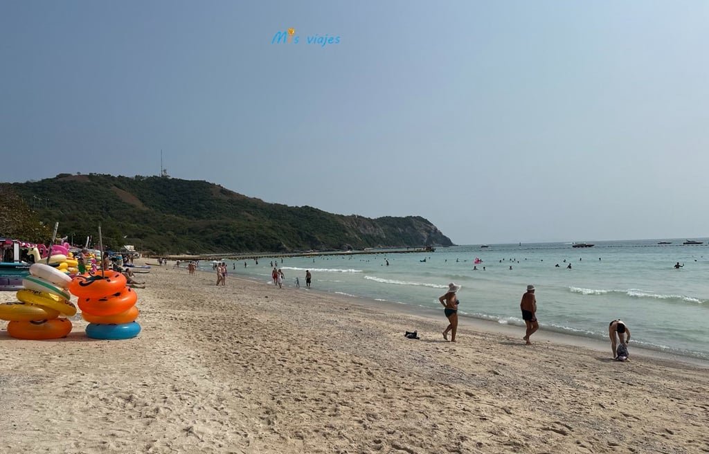 Ko Lan: La Isla Escondida de Tailandia Panorámica de la Samae Beach