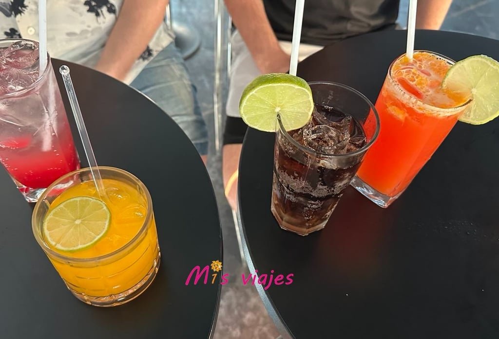 M1s Viajes disfrutando de la consumición