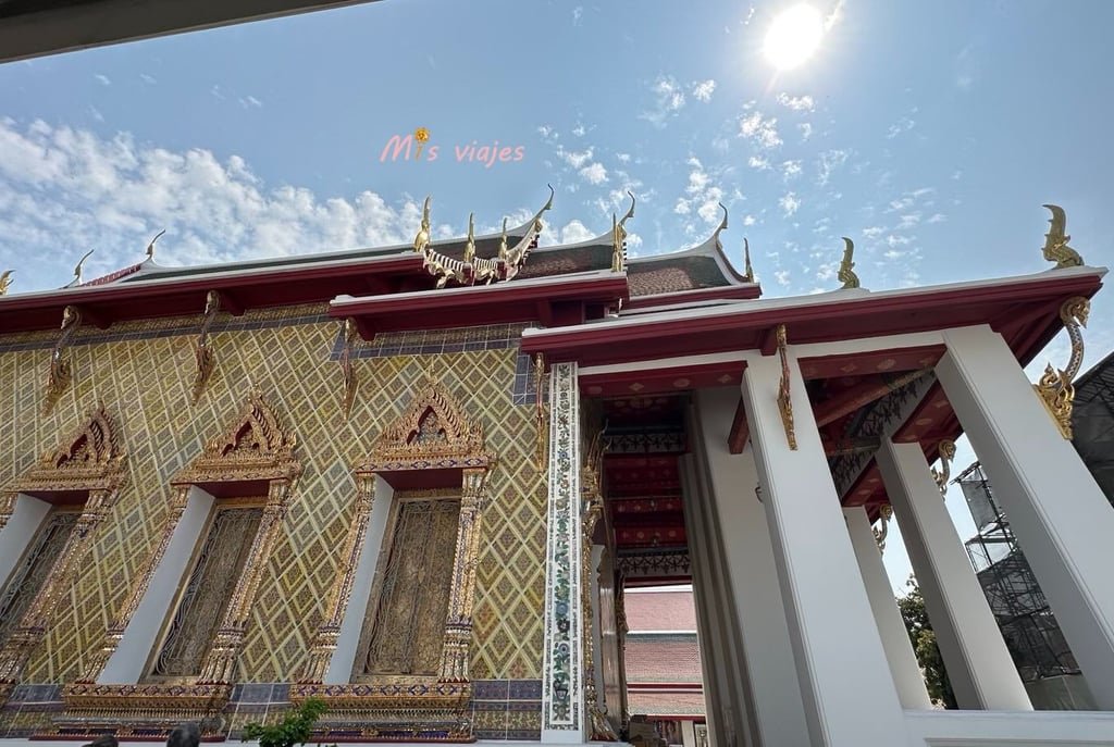 Lateral del Ubosot del Wat Arun