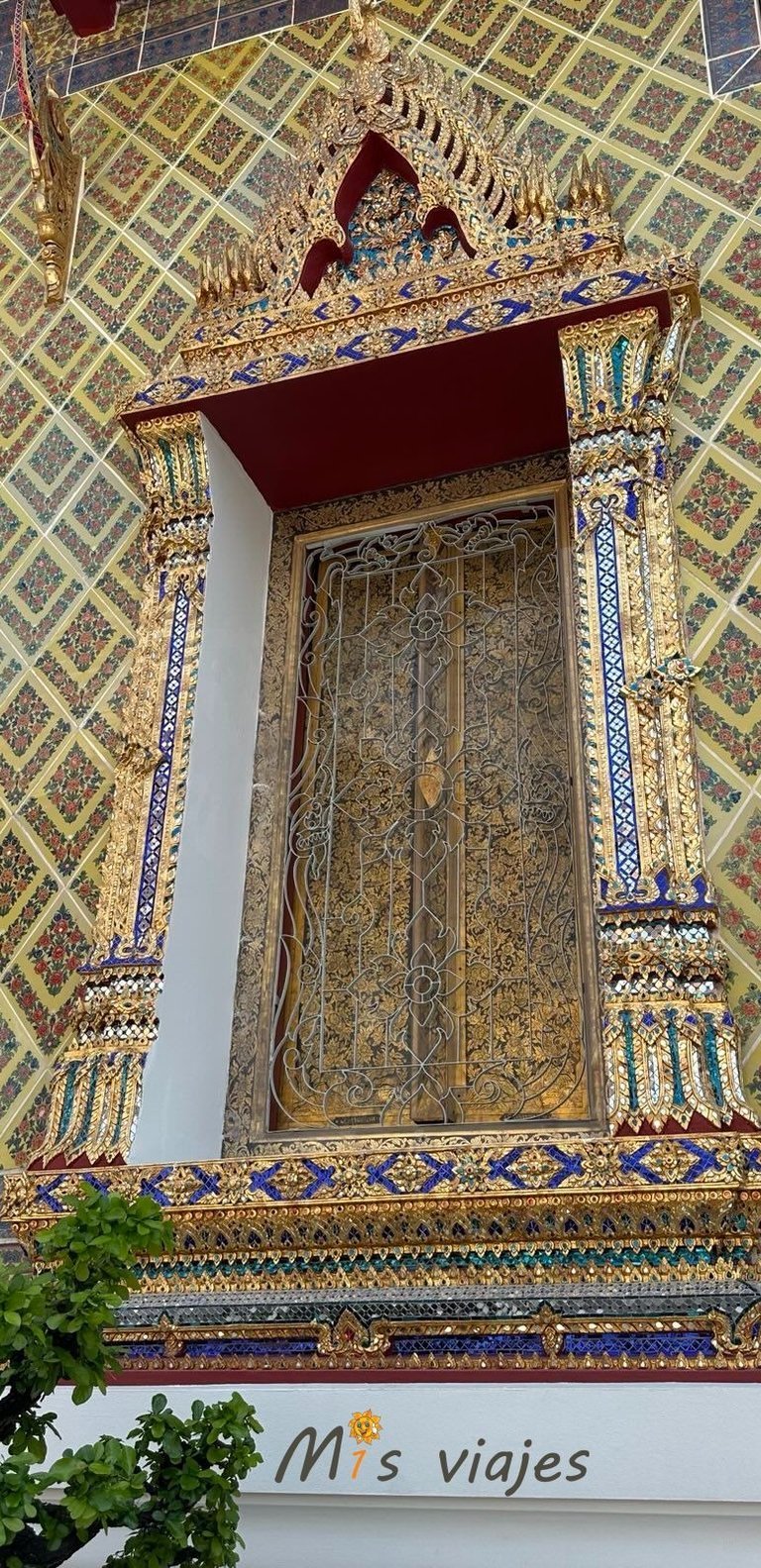 Detalle de la puerta del Wat