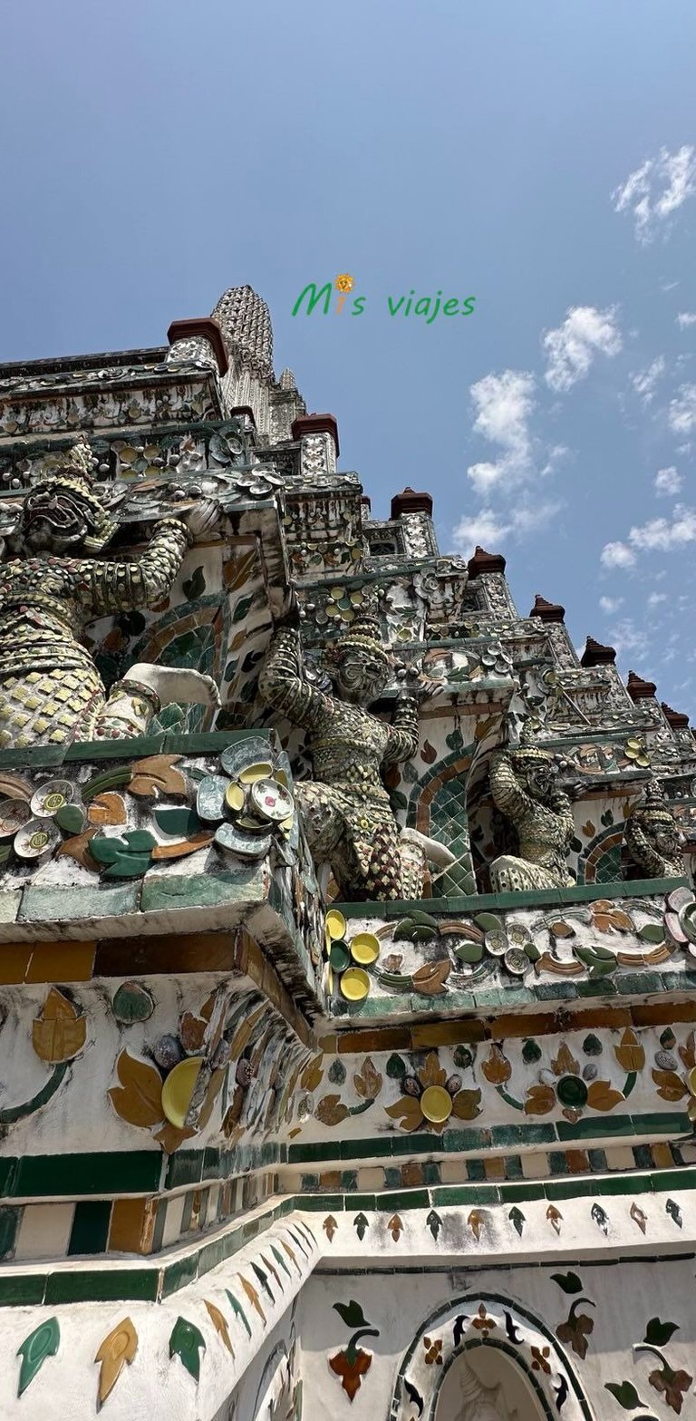 Dragones en la base del Prag