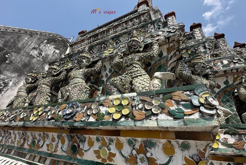 Detalle de los Dragones en la Prang