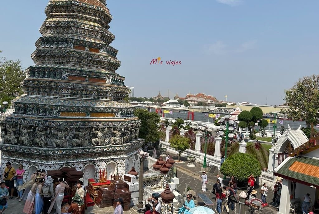 Panorámica del río Chao Phraya desde el primer nivel de escaleras