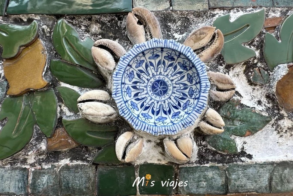 Detalle de la porcelana china del Wat Arun