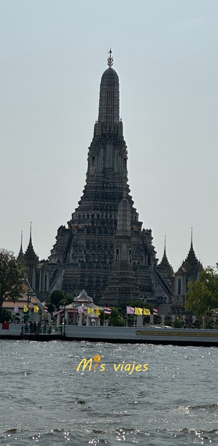 Wat Arun desde el río Chao Phraya