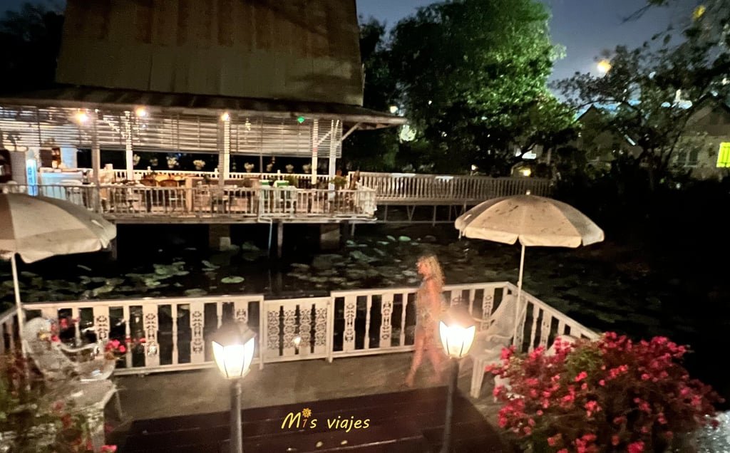 Bella panorámica nocturna del alojamiento Baan Luang Harn Guesthouse