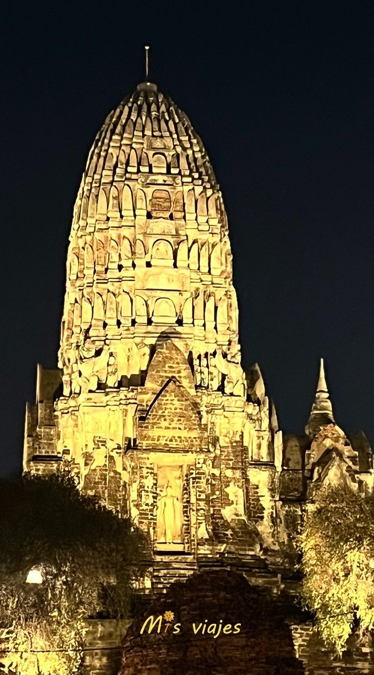Wat Ratchaburana: El Templo Real de las Ruinas de Ayutthaya El Prang Central el gran protagonista