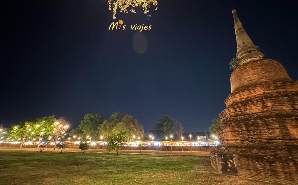 Wat Ratchaburana: El Templo Real de las Ruinas de Ayutthaya Las Chedis del Templo Ratchaburana