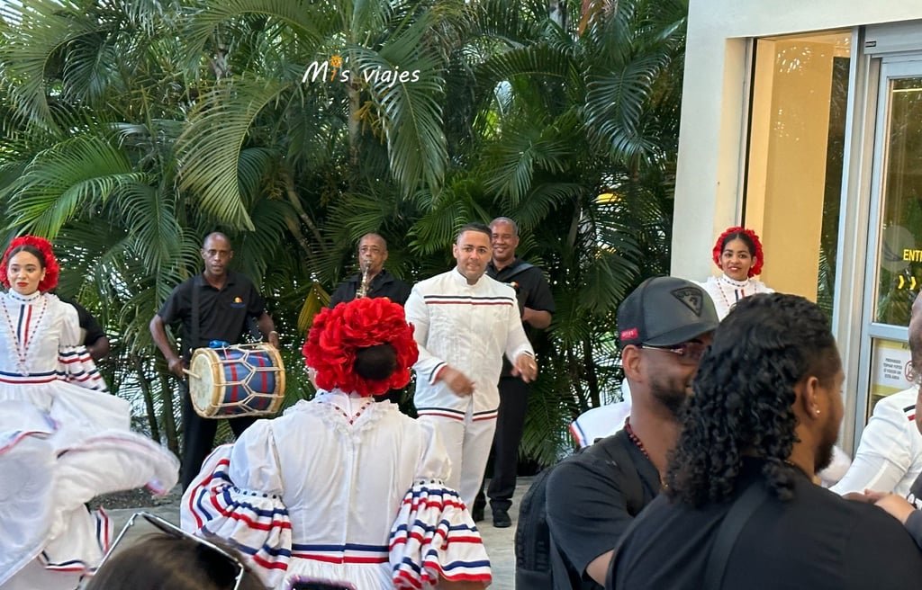 Ritmo caribeño a la llegada al Aeropuerto