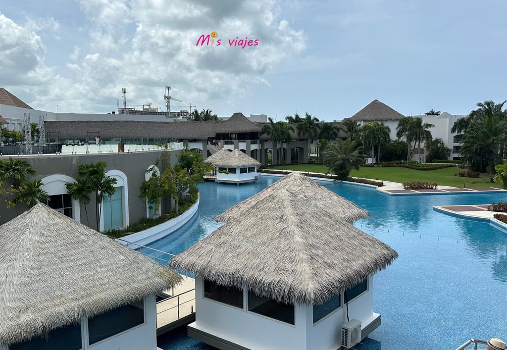 Preciosos lagos rodeando las zonas del Hard Rock Punta Cana