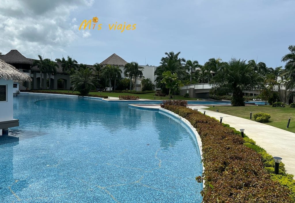Preciosos lagos rodeando las zonas del Hard Rock Punta Cana