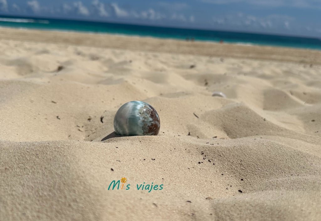 La piedra semipreciosa Larimar única en República Dominicana