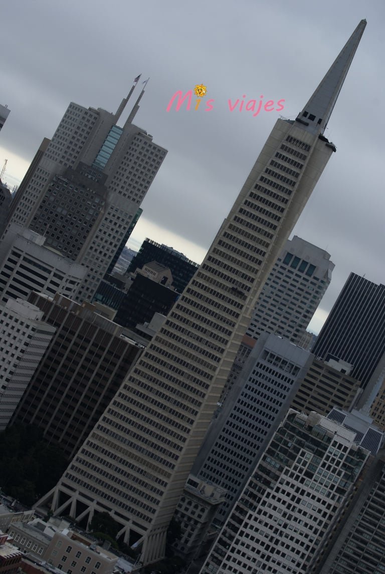 San Francisco: Su Golden Gate y sus Colinas Pirámide Transamérica en San Francisco.