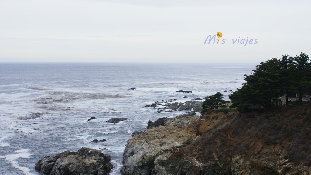 Panorámica de la costa en la ruta de la Big Sur.