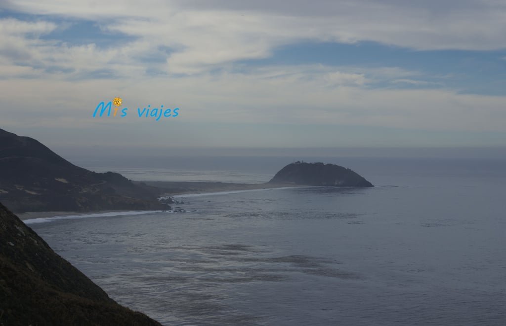 Bella panorámica de la costa en la Big Sur.