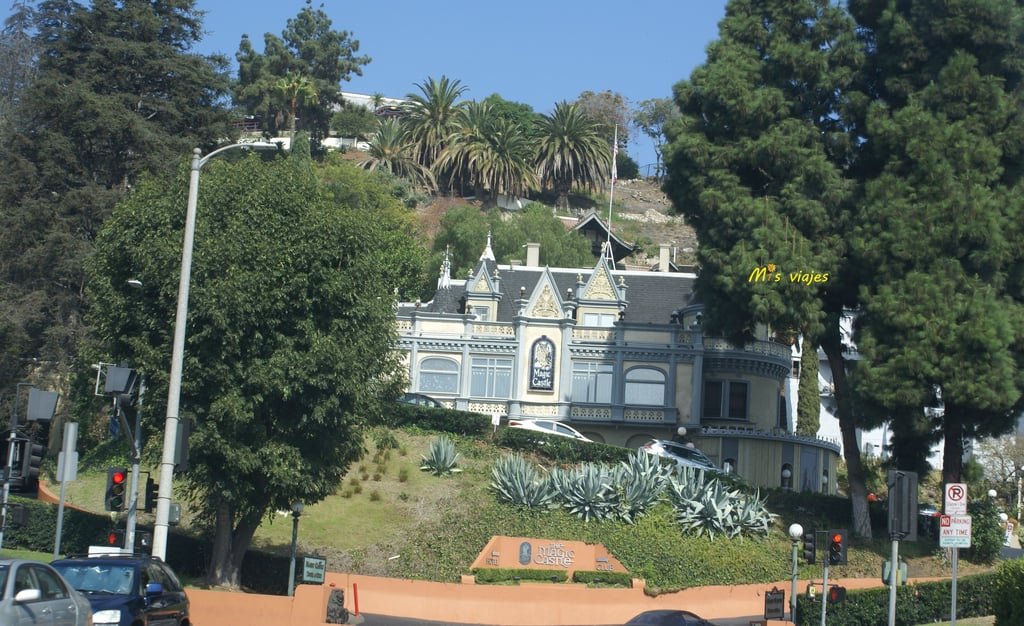 Los Ángeles: Una Ciudad de Película Panorámica de Magic Castel, hotel en Franklin Avenue.