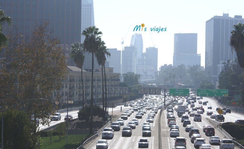 Los Ángeles: Una Ciudad de Película Denso tráfico en Los Ángeles.