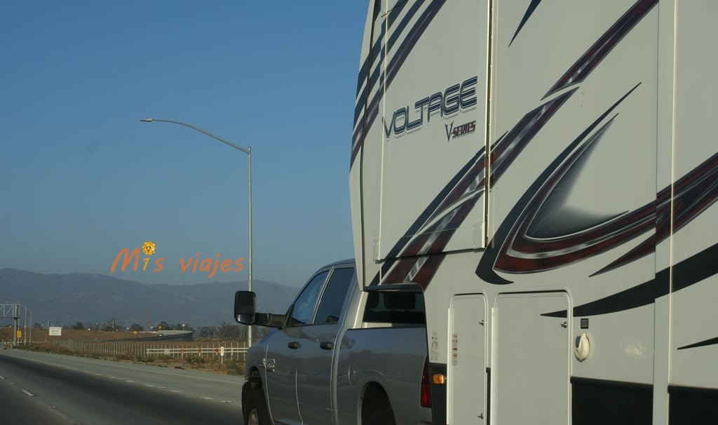 Los Ángeles: Una Ciudad de Película Pick-up con caravana.
