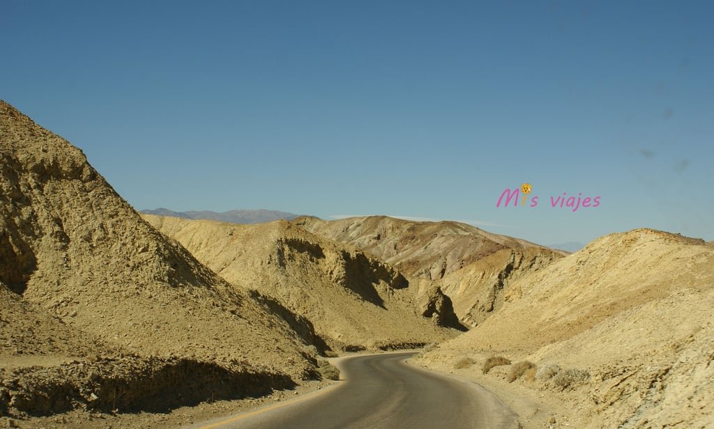 Carretera Artists Dr. para acceder a Dante´s View.