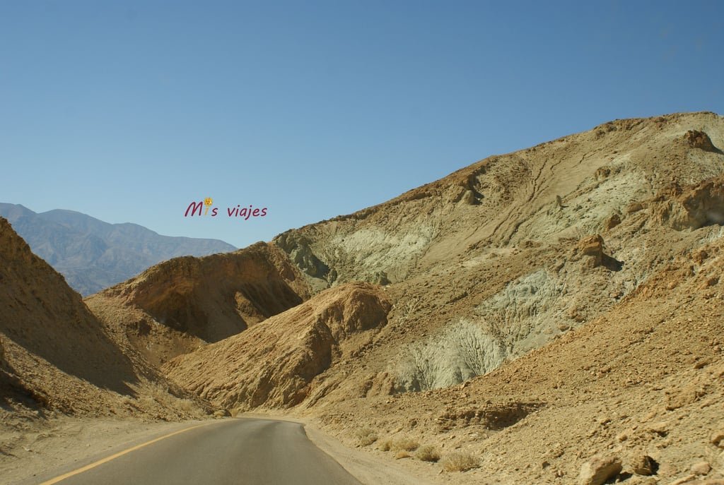 Carretera Artists Dr. para acceder a Dante´s View.