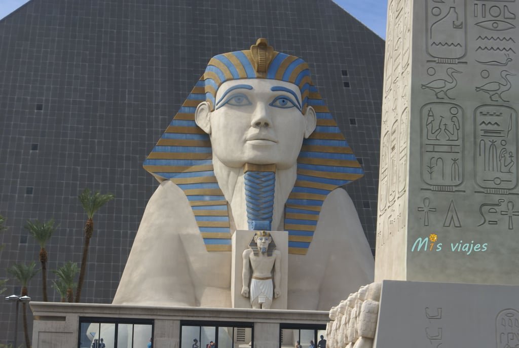 Luxor Hotel & Casino, 4 estrellas.