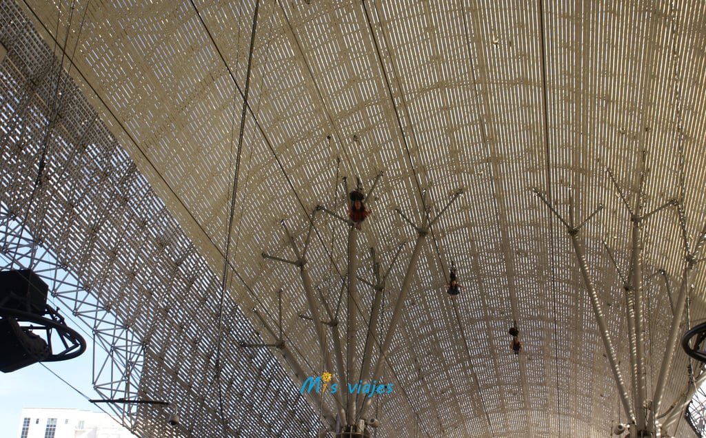 Slotzilla Zipline Las Vegas en Freemont Street Experience.
