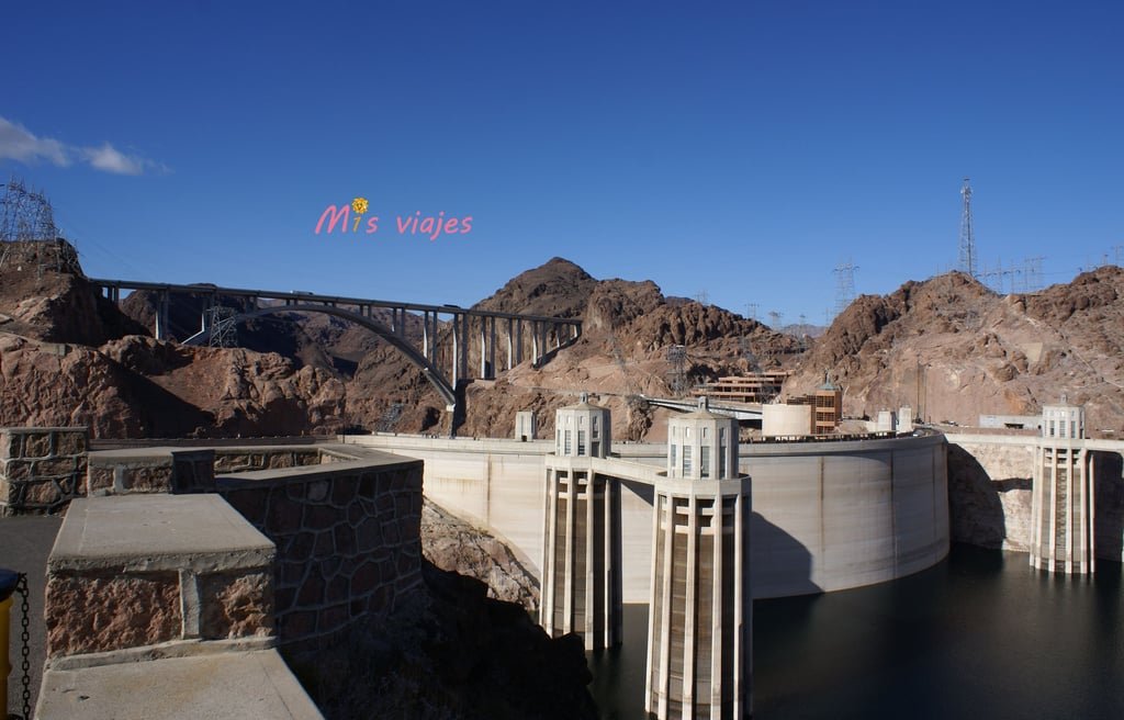 Panorámica de la Presa Hoover Dam y el Puente Mike O´Callaghan-Pat