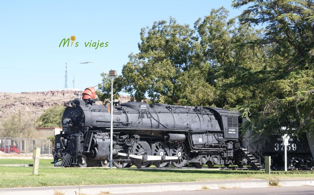 Locomotora Santa Fe 3759 en Kingman.