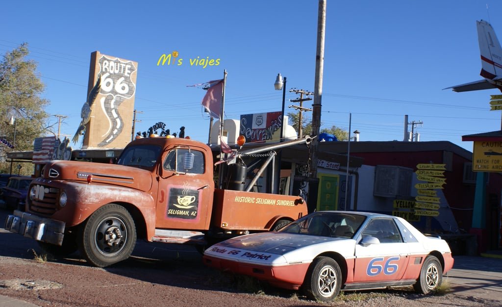Coches en la histórica Ruta 66