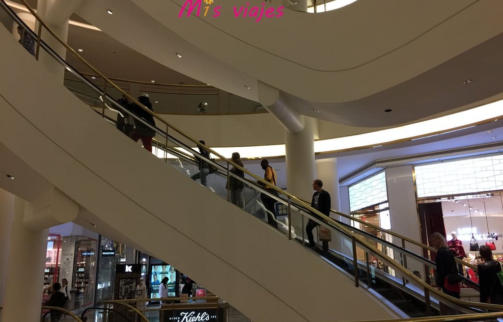 San Francisco: Su Golden Gate y sus Colinas Centro comercial Nordstrom en 5th Street.