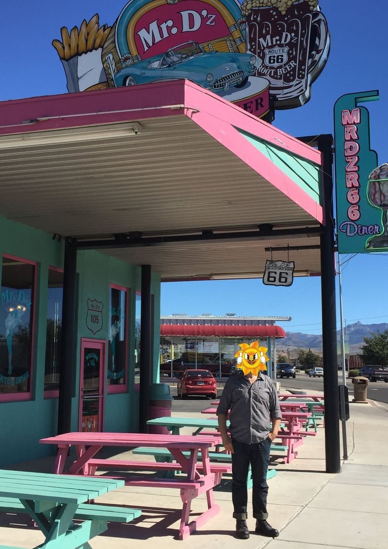 Entrada del Mr. D´z Route 66 diner en Kingman