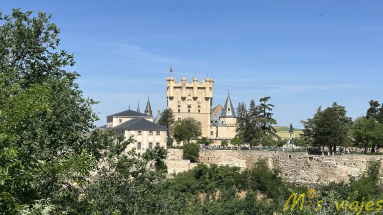Alcázar de Segovia: El Castillo de los Cuentos que Cautiva el Corazón 2025 06 07 11.02