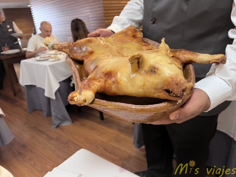 Cochinillo Crujiente en José María: Sabor Inigualable en Segovia img 7943