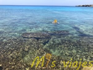 Ayia Napa: Destino Definitivo de Sol Intenso y Mar Turquesa img 8478 con sonrisa